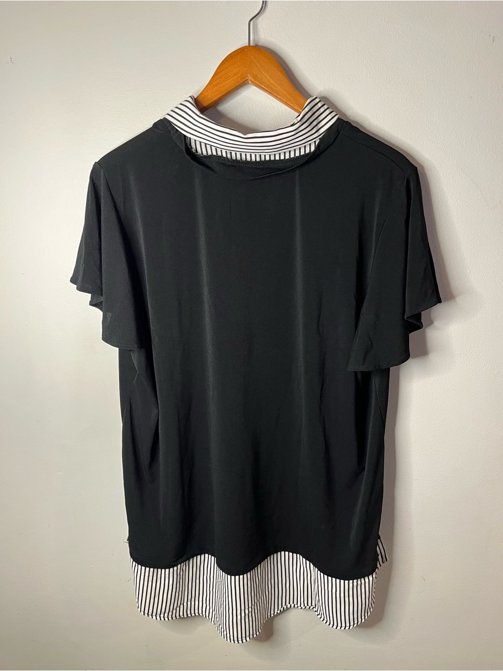 Adrianna Papell Black Layered-Look Short Sleeve Shirt White Pinstriped Collar - Picture 2 of 7